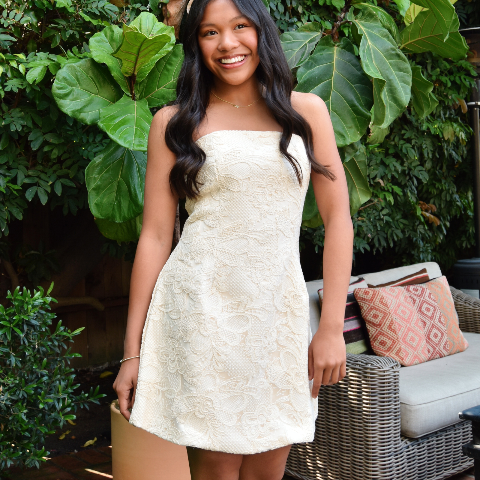 8apart Women Hepburn Strapless Lace Mini Dress