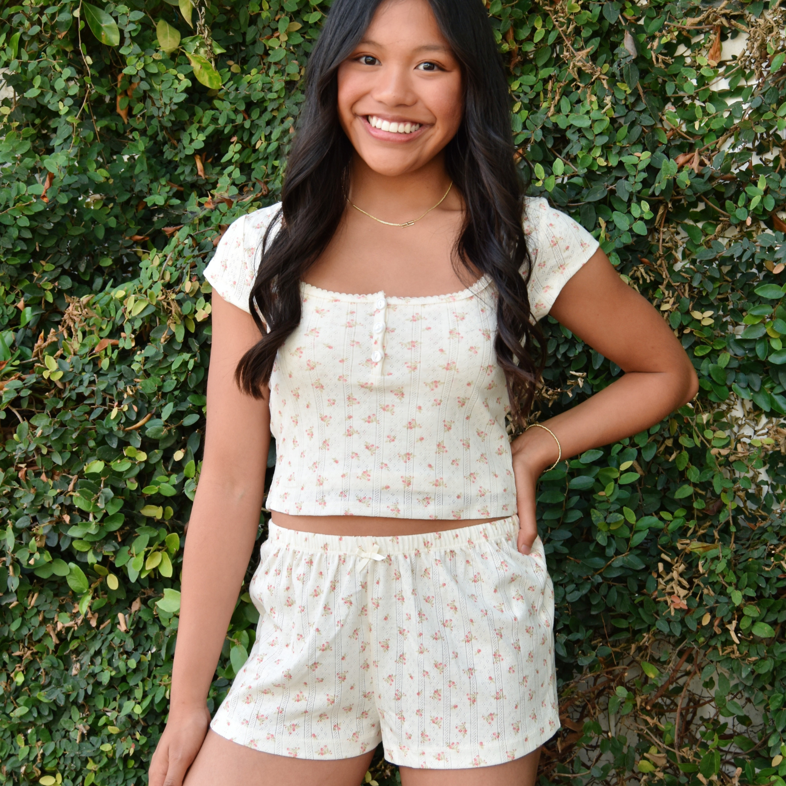 8apart Women Tommie Red Floral Ribbon Bow Shorts Womens Casual Bottoms 8apart Floral Juniors/Women S